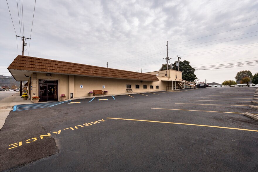 More Photos Of 517 3rd Ave, Chesapeake Medical For Sale