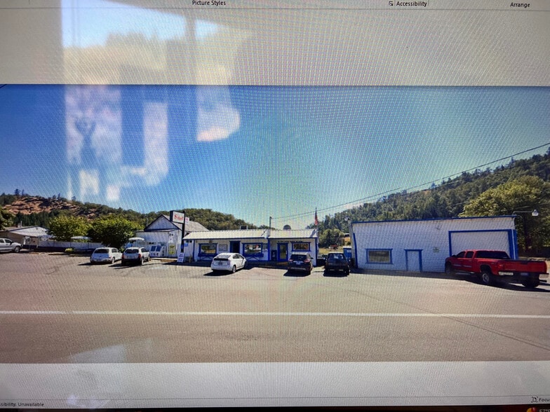Primary Photo Of 8843 Old Highway 99 N, Roseburg General Retail For Sale