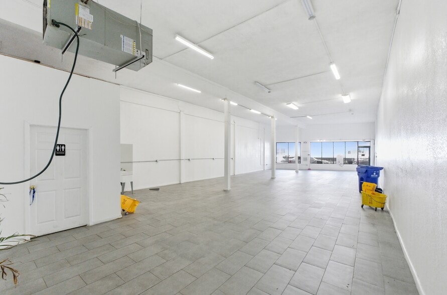 More Photos Of 7101-7105 International Blvd, Oakland Storefront For Lease