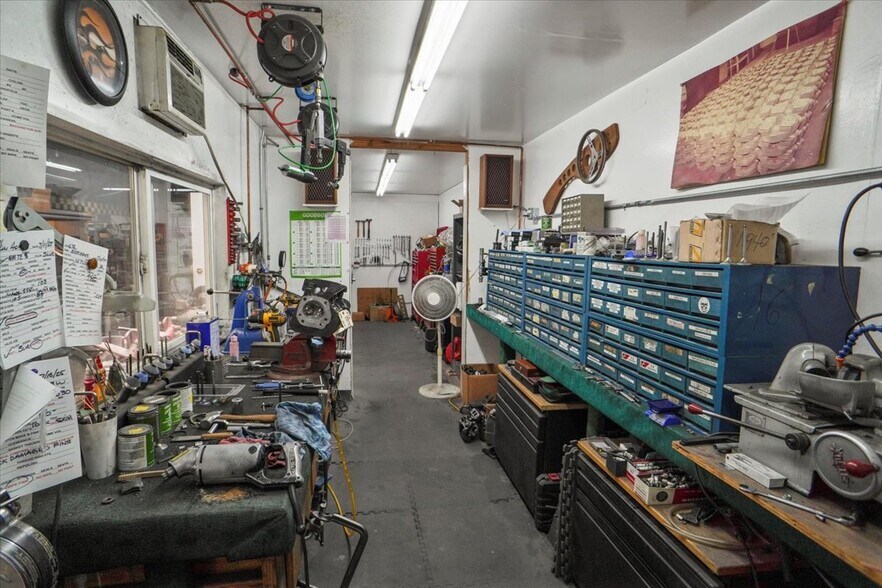 More Photos Of 1940 Freeman Ave, Signal Hill Warehouse For Sale