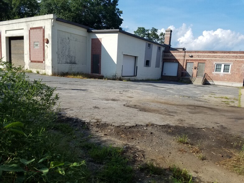 More Photos Of 75 Walnut St, Fitchburg Warehouse For Sale