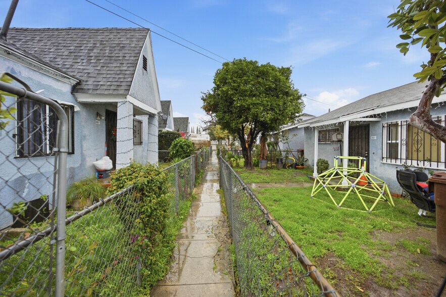 More Photos Of 406-412 1/2 E Rosecrans Ave, Compton Apartments For Sale