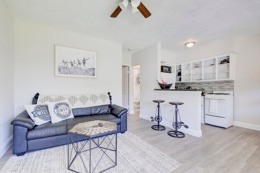 More Photos Of 741 Hibiscus Ave, Pompano Beach Apartments For Sale