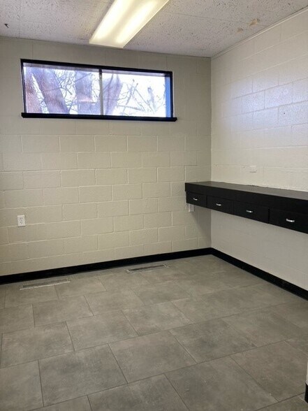 More Photos Of 324 N 19th St, Guthrie Office For Lease