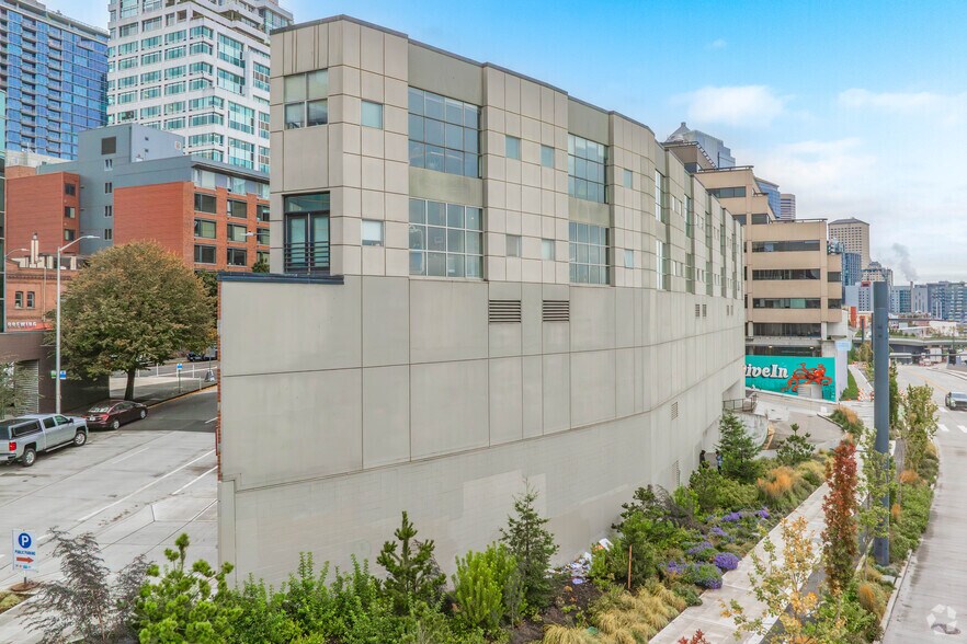 More Photos Of 2107 Elliott Ave, Seattle Loft Creative Space For Lease