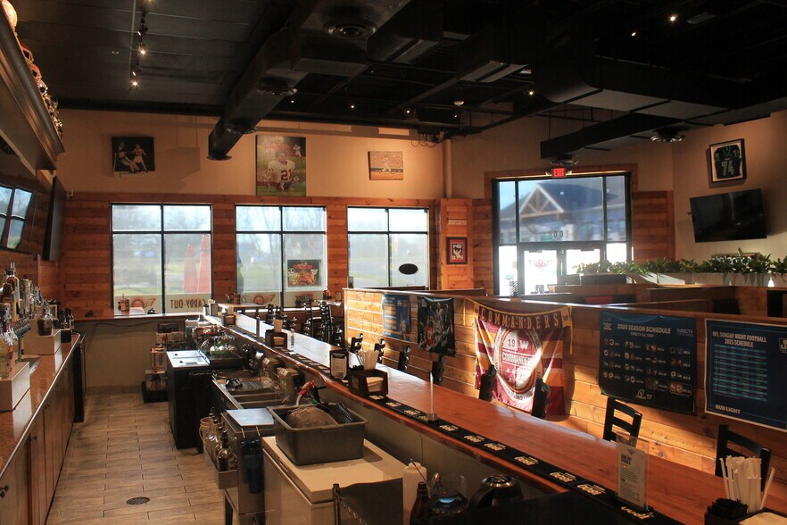 More Photos Of 20 Town Center Dr, Lovettsville Storefront For Lease