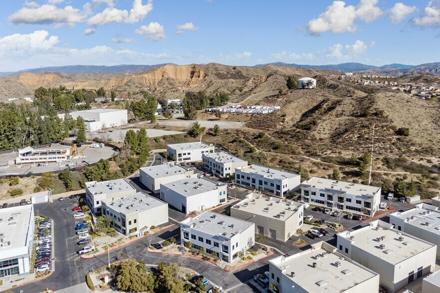 More Photos Of 28534-28536 Constellation Rd, Valencia Industrial For Sale