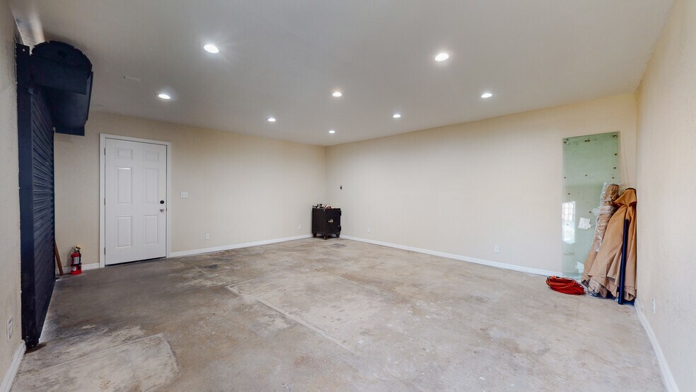 More Photos Of 8311 Rosecrans Ave, Paramount Light Manufacturing For Lease