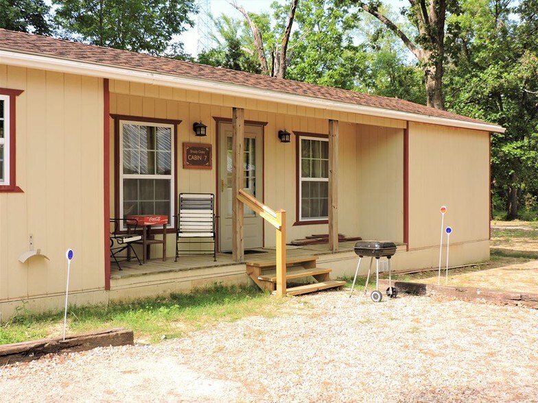 More Photos Of 1083 N 4290 Rd, Hugo Hotel For Sale