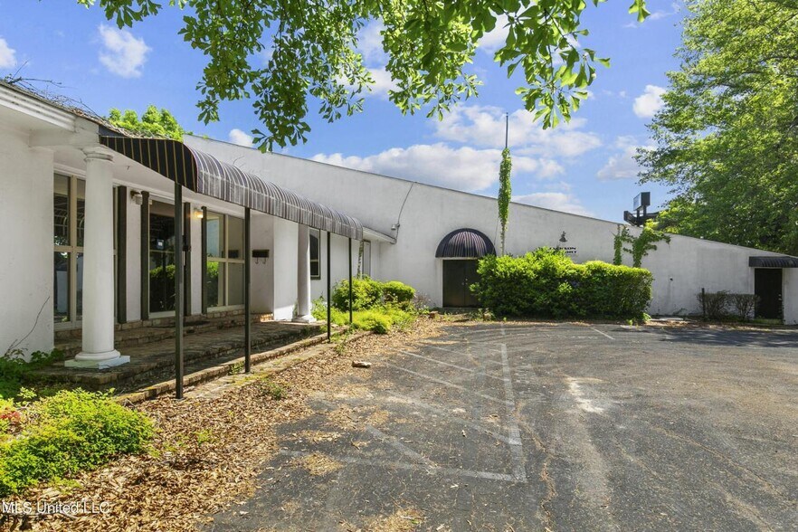 More Photos Of 916 Foley St, Jackson Industrial For Sale