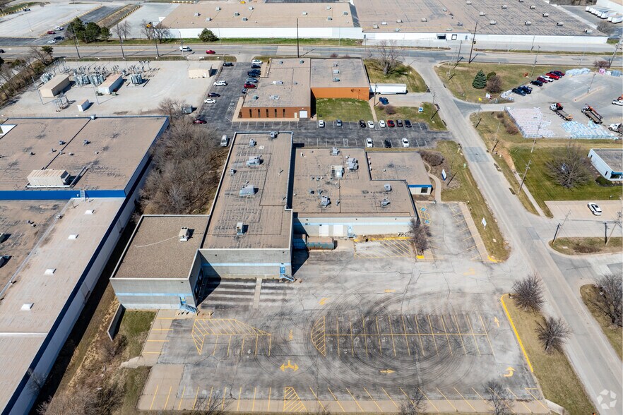 More Photos Of 4130 S 94th St, Omaha Manufacturing For Lease