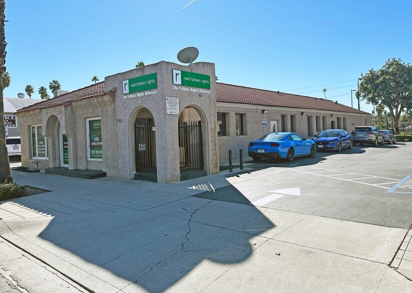 Primary Photo Of 3760 12th St, Riverside Office For Lease