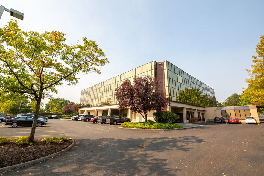 More Photos Of 6950 SW Hampton St, Tigard Office For Lease
