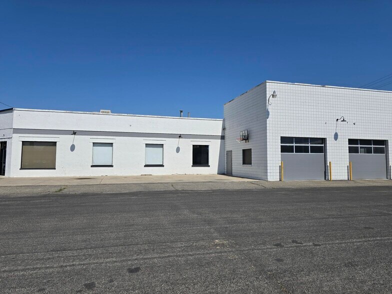 More Photos Of 206 4th Ave W, Twin Falls Manufacturing For Sale