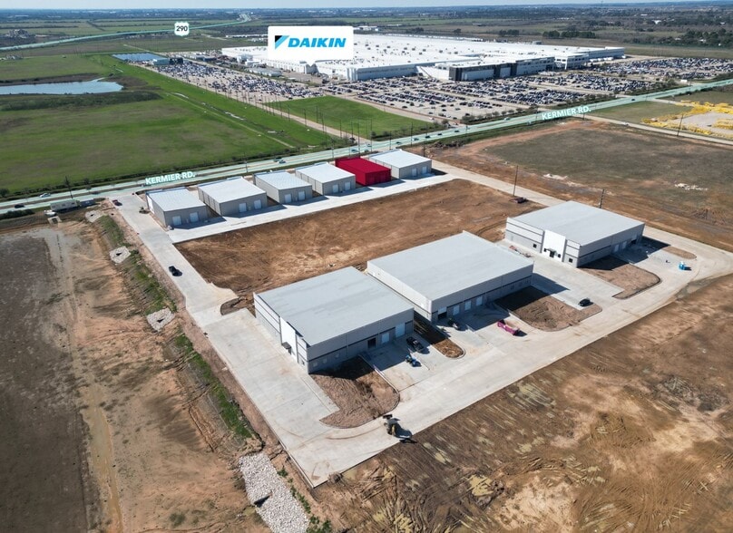 More Photos Of 18608 Kermier, Hockley Distribution For Lease