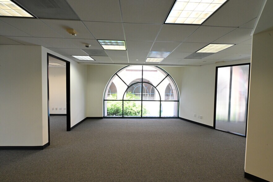 More Photos Of 128-130 N Brand Blvd, Glendale Office For Lease