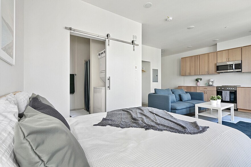 More Photos Of 3046 17th Ave W, Seattle Apartments For Lease