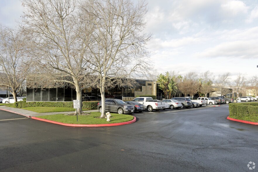 More Photos Of 2890 E Inland Empire Blvd, Ontario Office For Lease