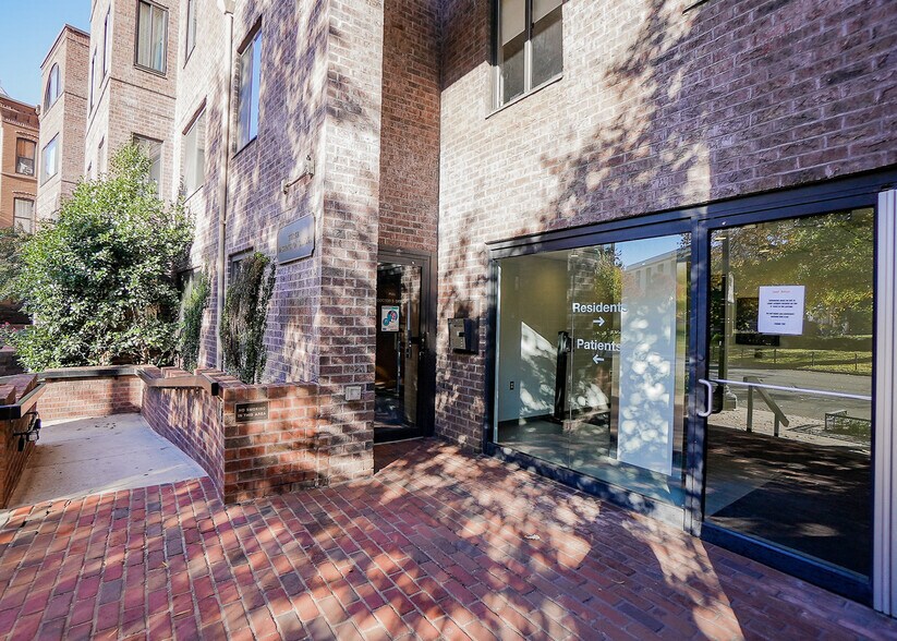 More Photos Of 3 Washington Cir NW, Washington Medical For Sale