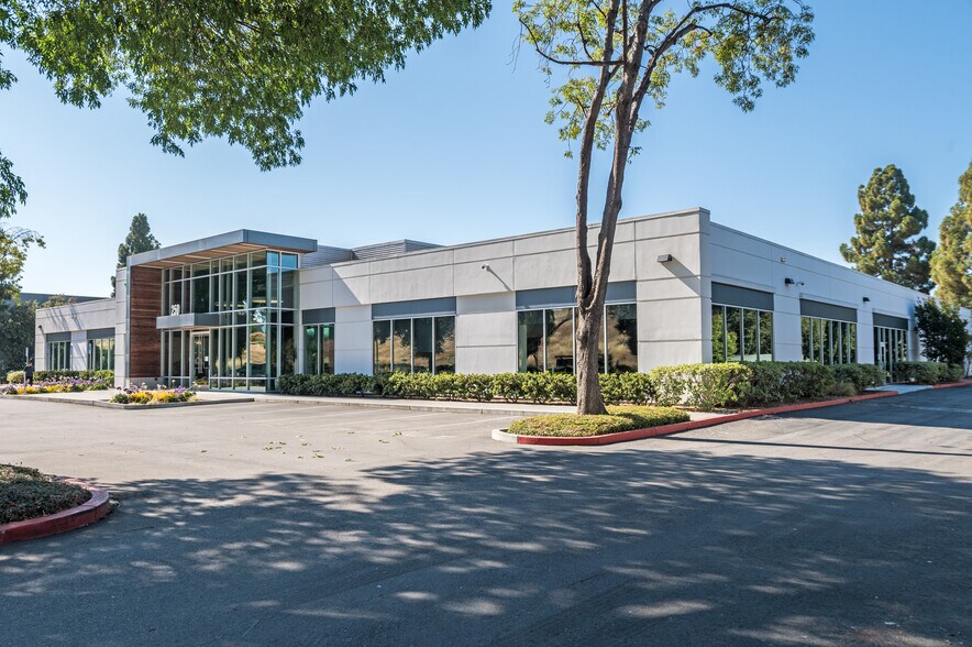 More Photos Of 250 E Caribbean Dr, Sunnyvale Research And Development For Lease