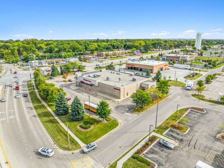 More Photos Of 399 Lake Marian Rd, Carpentersville Drugstore For Sale
