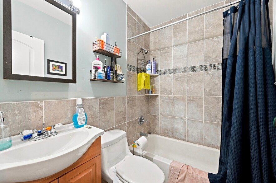 More Photos Of 807 S 49th St, Philadelphia Apartments For Sale