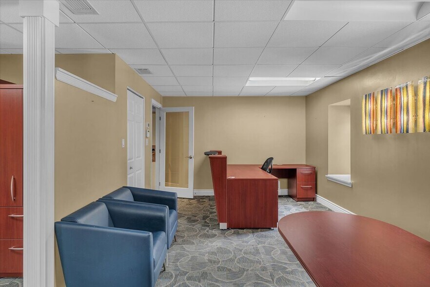 More Photos Of 1108 Ohio River Blvd, Sewickley Office For Sale