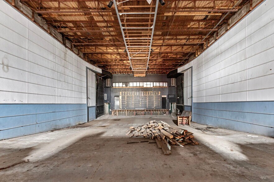 More Photos Of 719 Walnut St, Columbus Movie Theatre For Sale