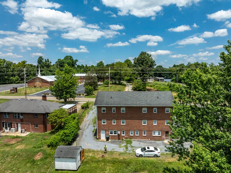 More Photos Of 3411 W Walnut St, Johnson City Apartments For Sale