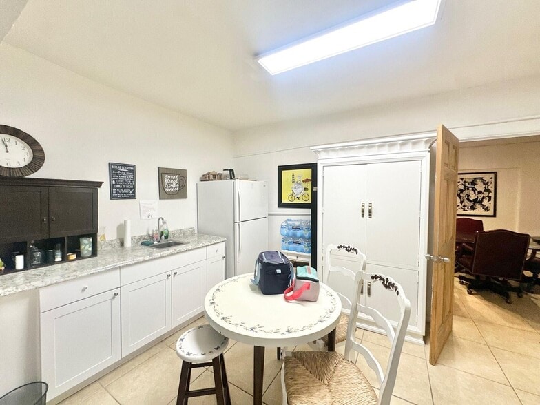 More Photos Of 3600 Broadway, West Palm Beach Loft Creative Space For Lease