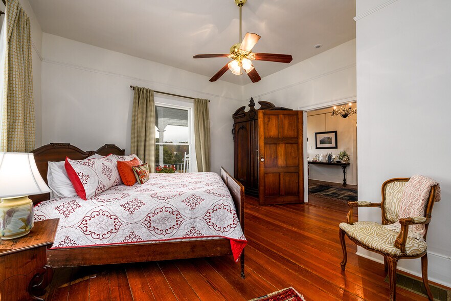 More Photos Of 1526 Highway 255 N, Sautee Nacoochee Hotel For Sale