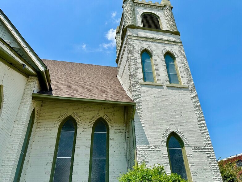 More Photos Of 1424 E Main St, Humboldt Hospitality For Sale