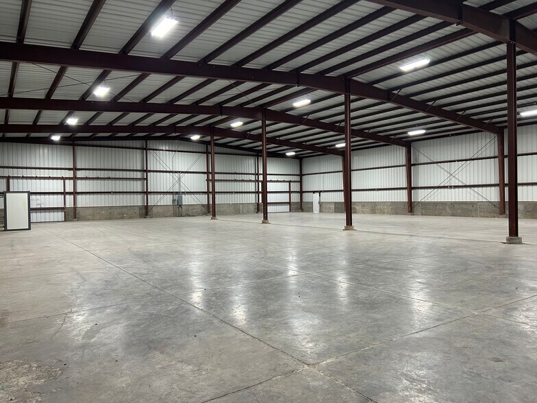 More Photos Of 2700 Kane Springs Rd, Parowan Warehouse For Lease