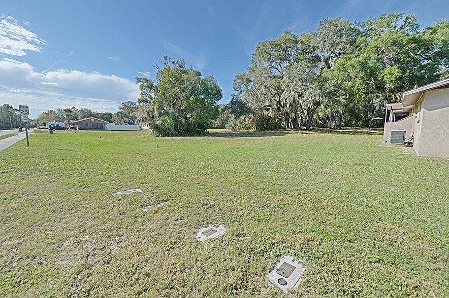 More Photos Of 1154 NE 1st St, Crystal River Apartments For Sale