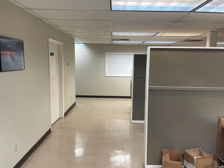 More Photos Of 4051 N Northeast Loop 323, Tyler Warehouse For Lease
