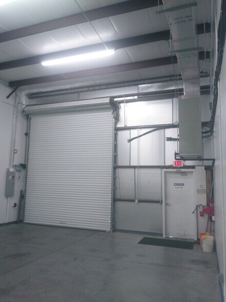 More Photos Of 2787 N Airport Rd, Fort Myers Warehouse For Lease