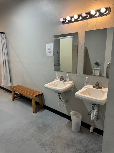 More Photos Of 1811 Industrial Blvd, Norman Light Distribution For Lease