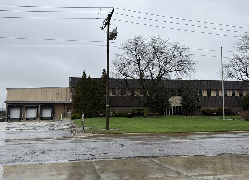More Photos Of 2100 Cedar St, Fremont Distribution For Lease
