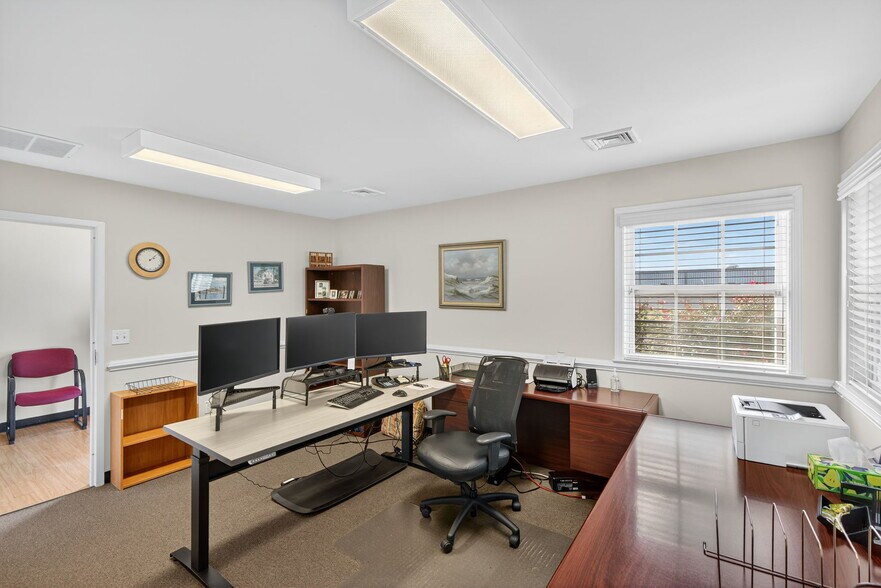 More Photos Of 6614 Ruppsville Rd, Allentown Office For Lease