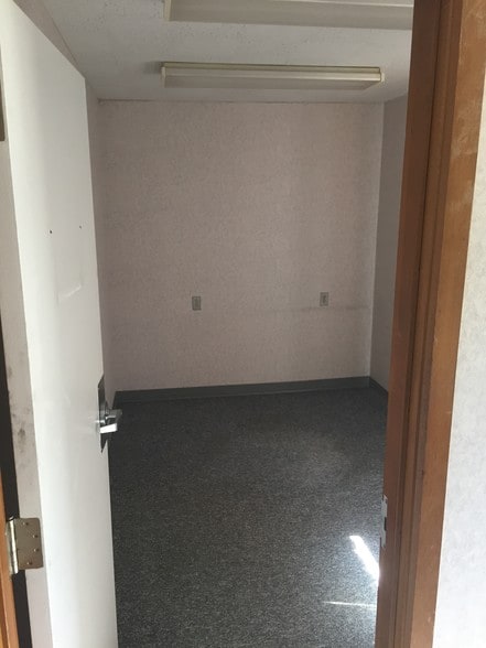 More Photos Of 49 Pearl St, Brockton Medical For Lease