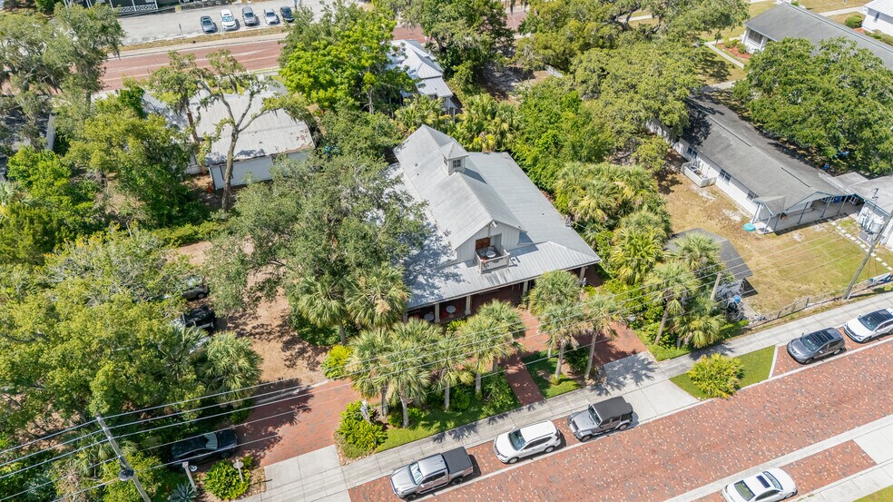 More Photos Of 150 W Jessup Ave, Longwood Office For Sale