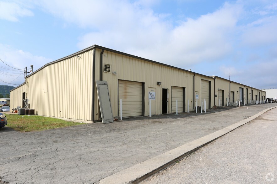 More Photos Of 1020-1042 Commerce Blvd, Pelham Flex For Lease