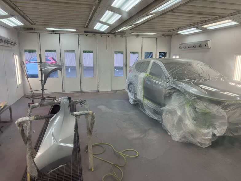 More Photos Of 912 SW 146th St, Burien Service For Sale