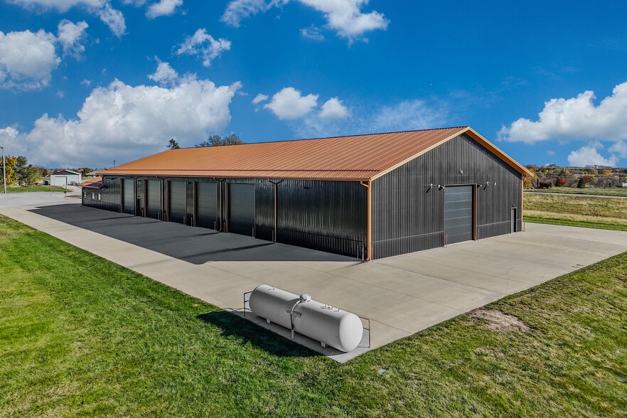 More Photos Of 33083 Ute Ave, Waukee Flex For Sale