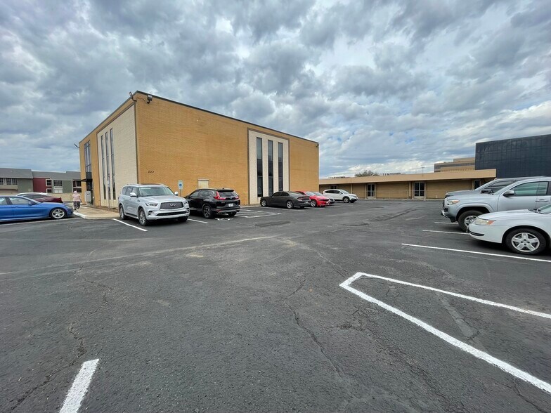More Photos Of 223 NE Loop 820, Hurst Medical For Lease