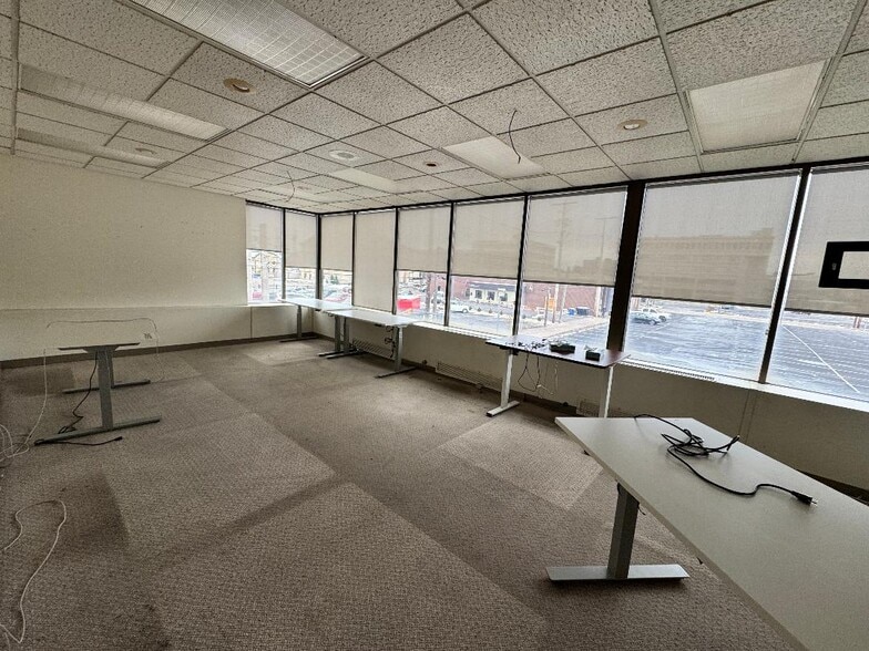 More Photos Of 333 E Main St, Muncie Office For Lease