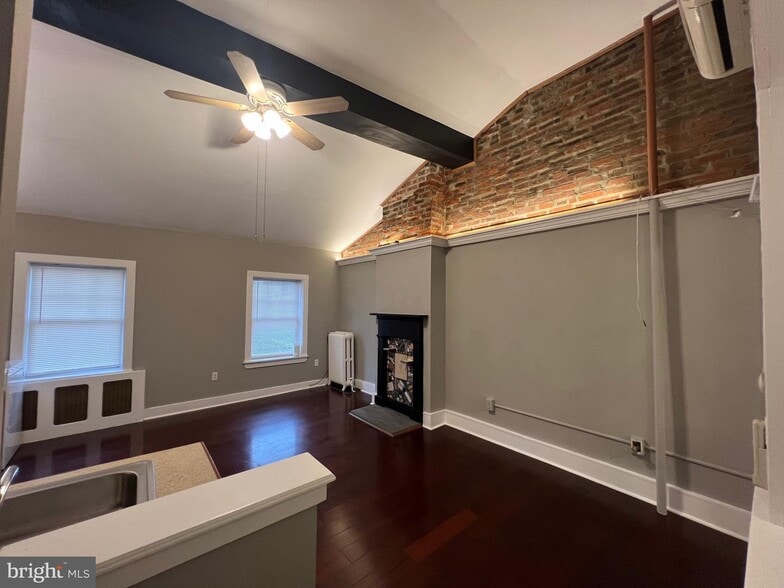 More Photos Of 120 W Girard Ave, Philadelphia Apartments For Sale