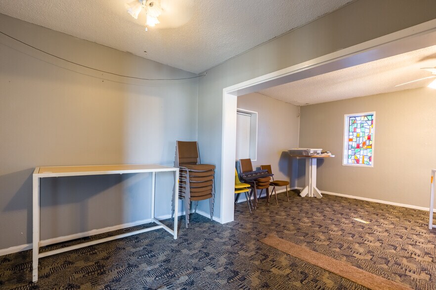 More Photos Of 1809 34th St, Lubbock Religious Facility For Sale