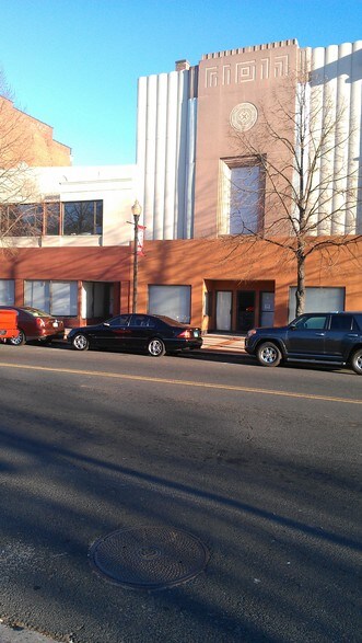 More Photos Of 9-11 Colony St, Meriden Storefront Retail Residential For Lease
