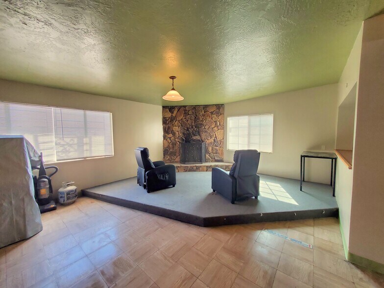 More Photos Of 19306 National Trails Hwy, Oro Grande Bar For Sale